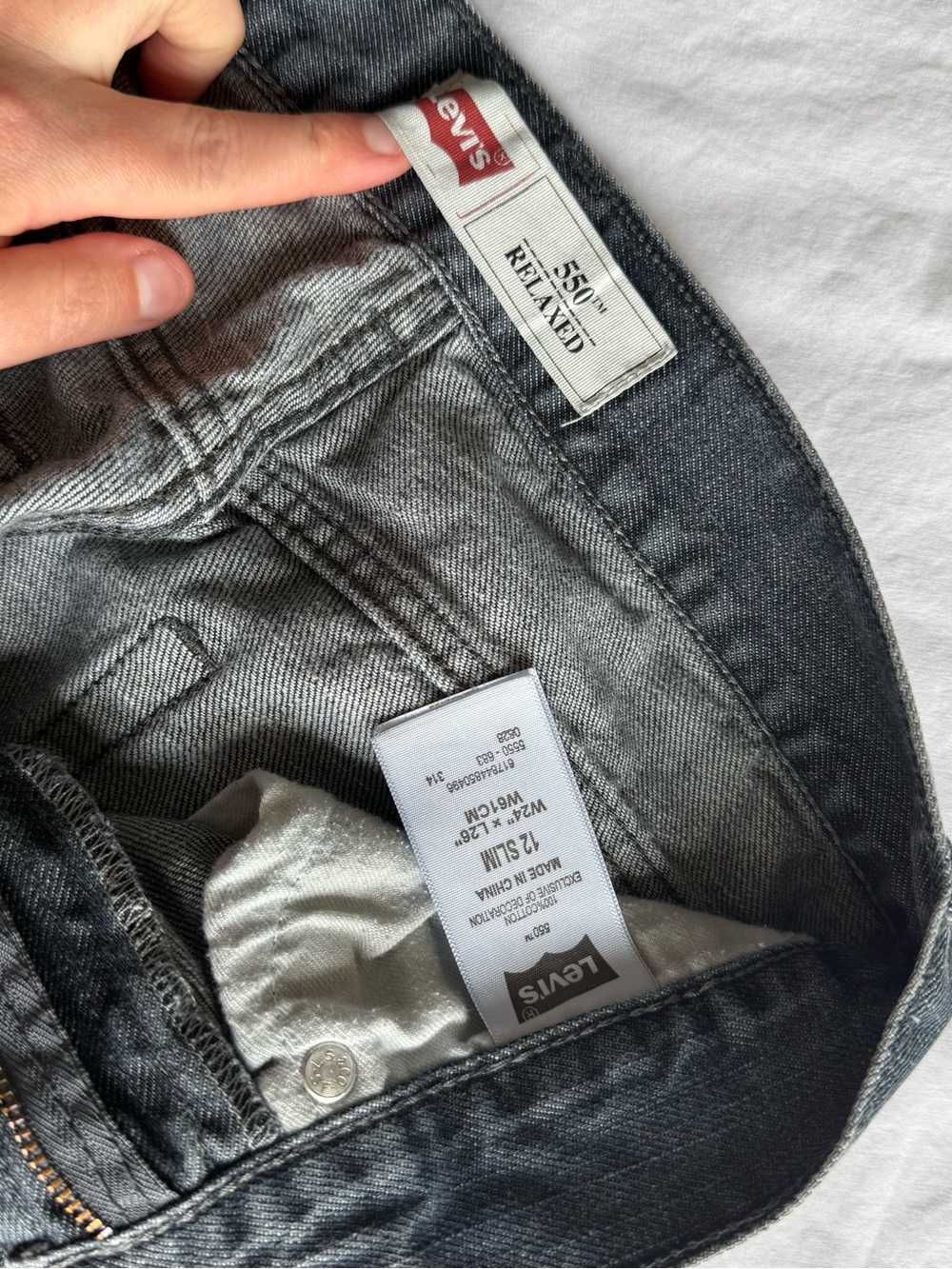 VTG LEVI'S 550 Relaxed Fit 12 Slim Jeans Boy Washed Dark Grey 100% Cotton Denim - Picture 6 of 10